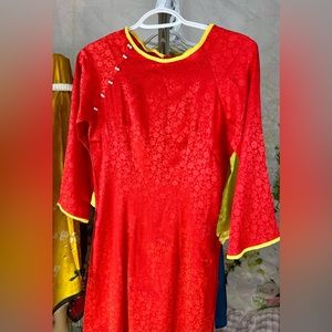 ao dai cach tan thiet ke lua Nhu y cao cap, new Vietnamese modern dress size M 2